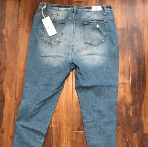 American Bazi Plus Size High-Waist Destroyed Jeans - Picture 4 of 6